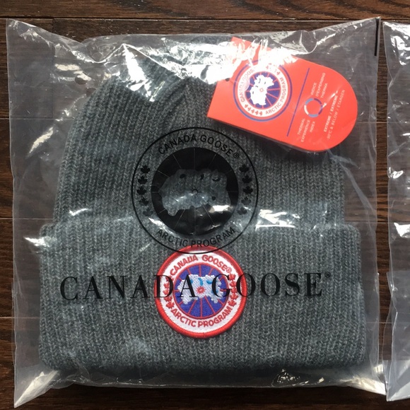NEW CANADA GOOSE BEANIES - Picture 2 of 4